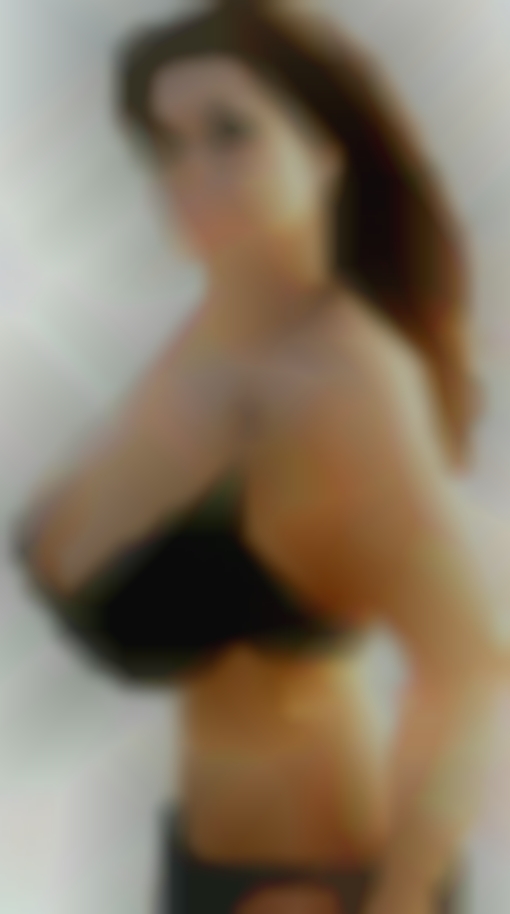 Hot beautiful fuck buddy naked aunty in Waukesha WI.